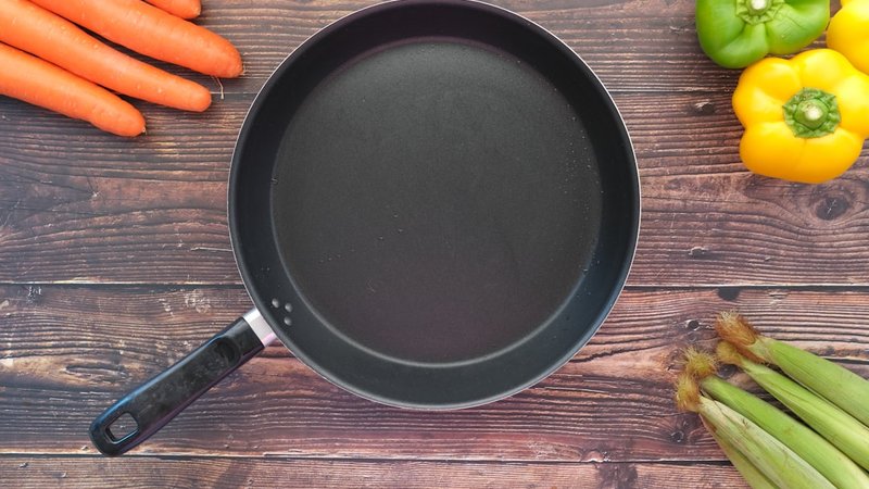 Cast Iron, Stainless or Nonstick and Which One to Cook Dinner In